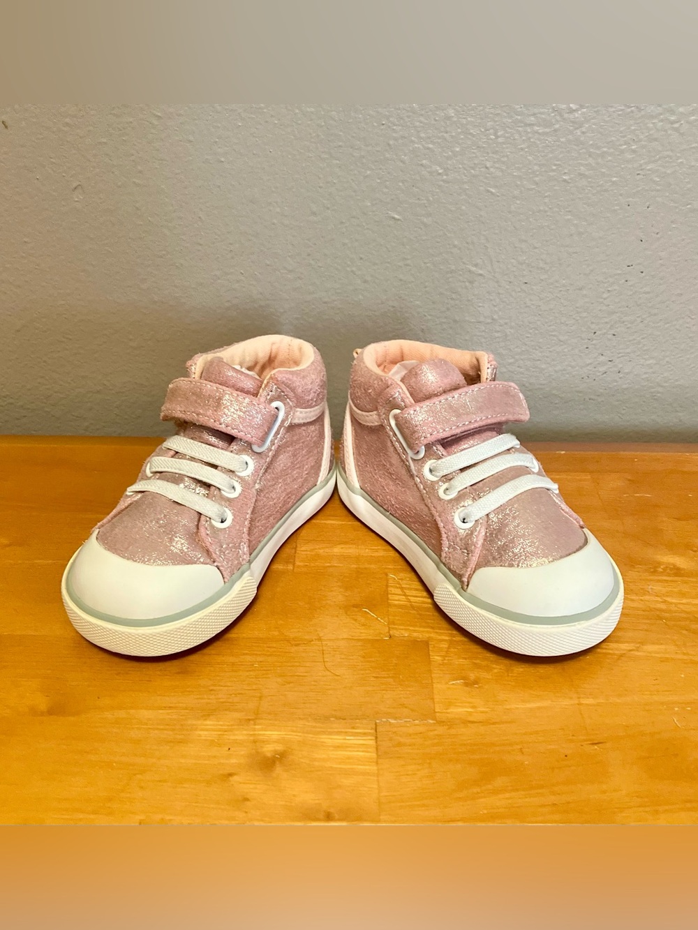 See Kai Run “Peyton” Leather Hightop, Pink Glitter - Size 6 (GUC)